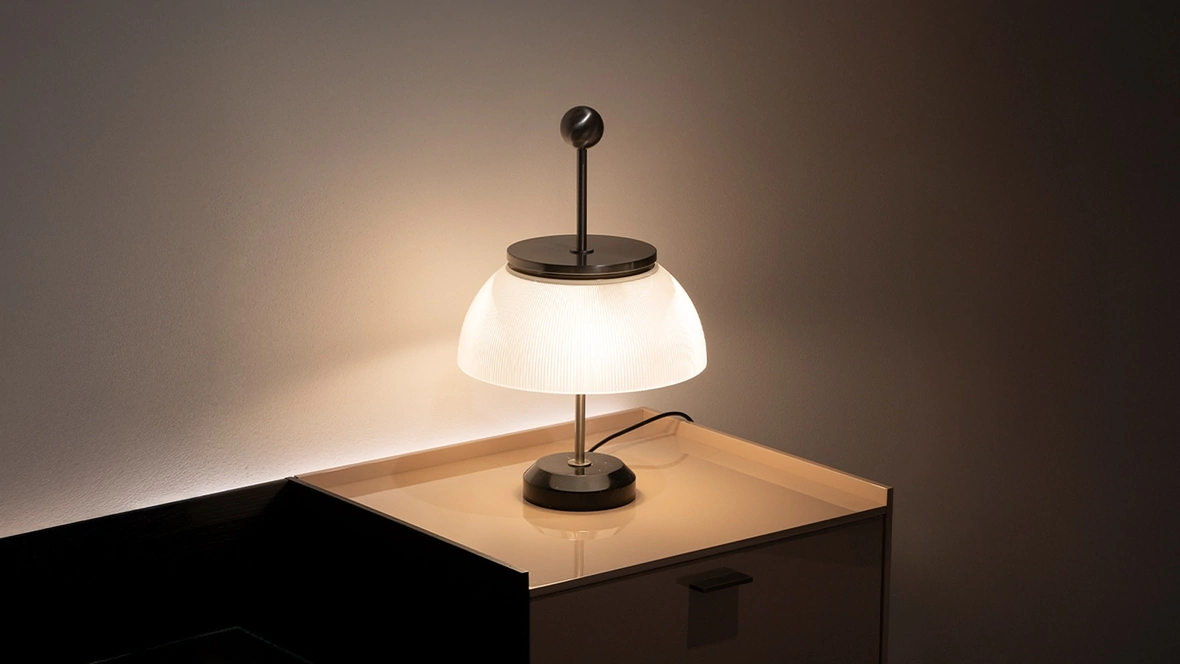 Lampada da tavolo Alfa di Artemide