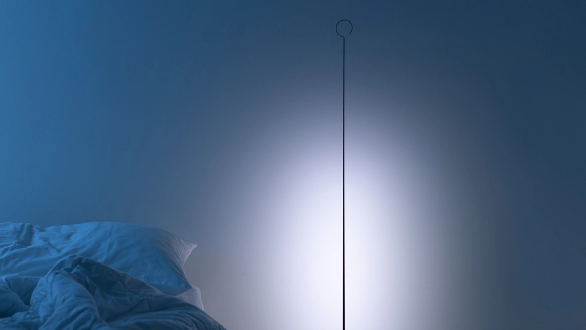 Lampada da terra Anima, filiforme e leggera di Davide Groppi