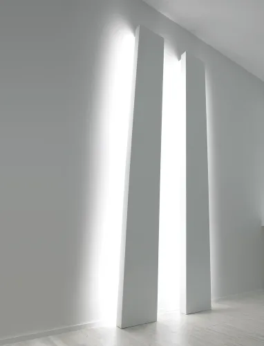 Lampada da parete Banner in metallo laccato di Davide Groppi
