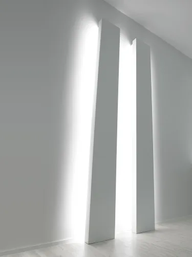 Lampada da parete Banner in metallo laccato di Davide Groppi
