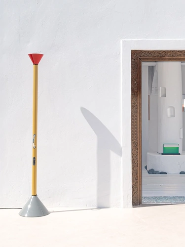 Lampada da terra Callimaco di Artemide