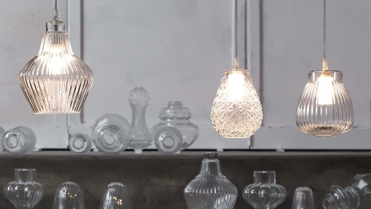 Lampada a sospensione con elementi singoli in vetro chiaro di forme diverse Ceraunavolta di Karman