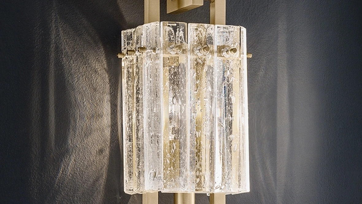 Lampada Crek Applique in metallo con listelli in vetro di Masiero