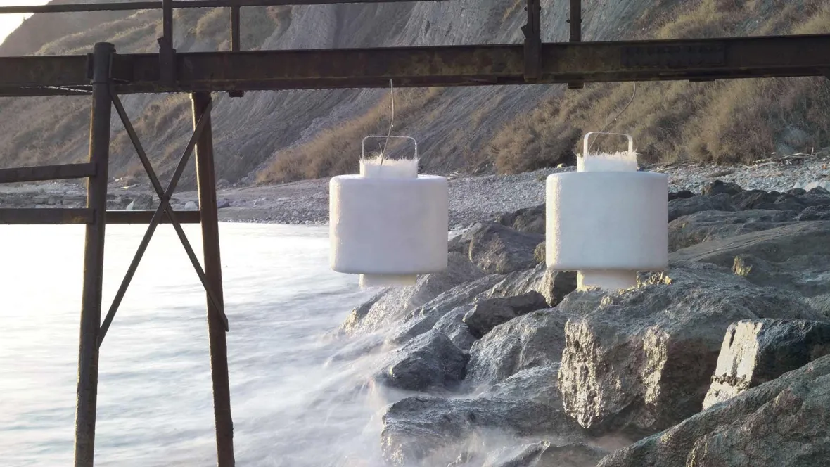 Lampada da esterni in vetroceramica Kimono di Karman