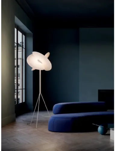 Lampada da terra Levante di Luceplan