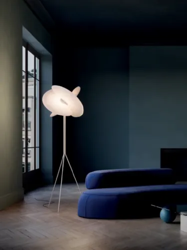 Lampada da terra Levante di Luceplan