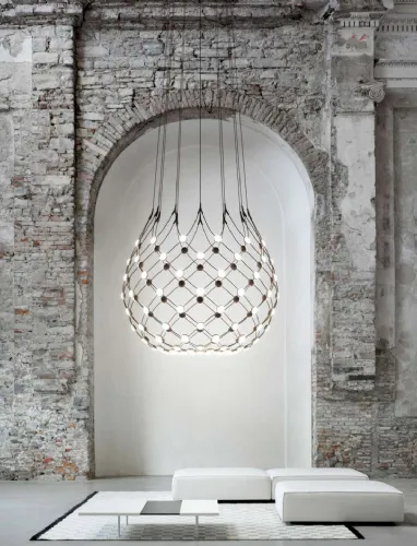 Lampada a sospensione composta da una struttura di cavi flessibili Mesh di Luceplan