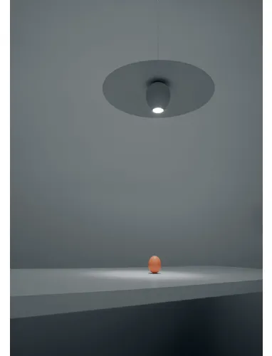 Lampada sospesa in metallo Ovonelpiatto di Davide Groppi