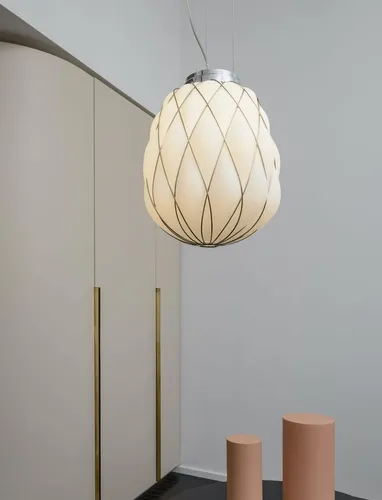 Lampada a sospensione in vetro soffiato ingabbiato Pinecone di Fontana Arte