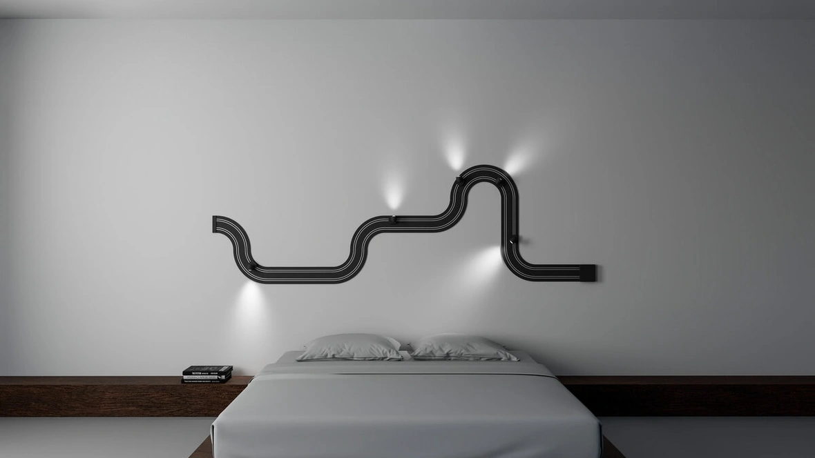 Lampada da parete Race of Light, pista giocattolo elettrificata di Davide Groppi