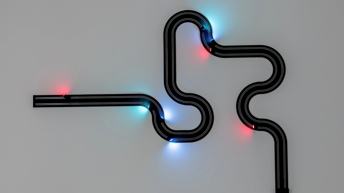 Lampada da parete Race of Light di Davide Groppi