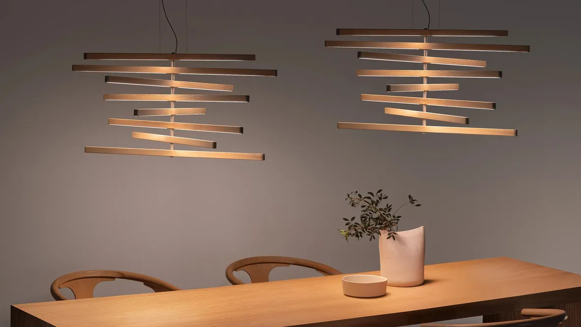 Lampada a sospensione Rhytm Vertical Wood di Vibia