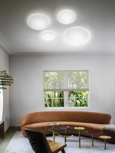 Lampada a soffitto Saba in vetro soffiato satinato bianco, disponibile in 4 dimensioni di Vistosi