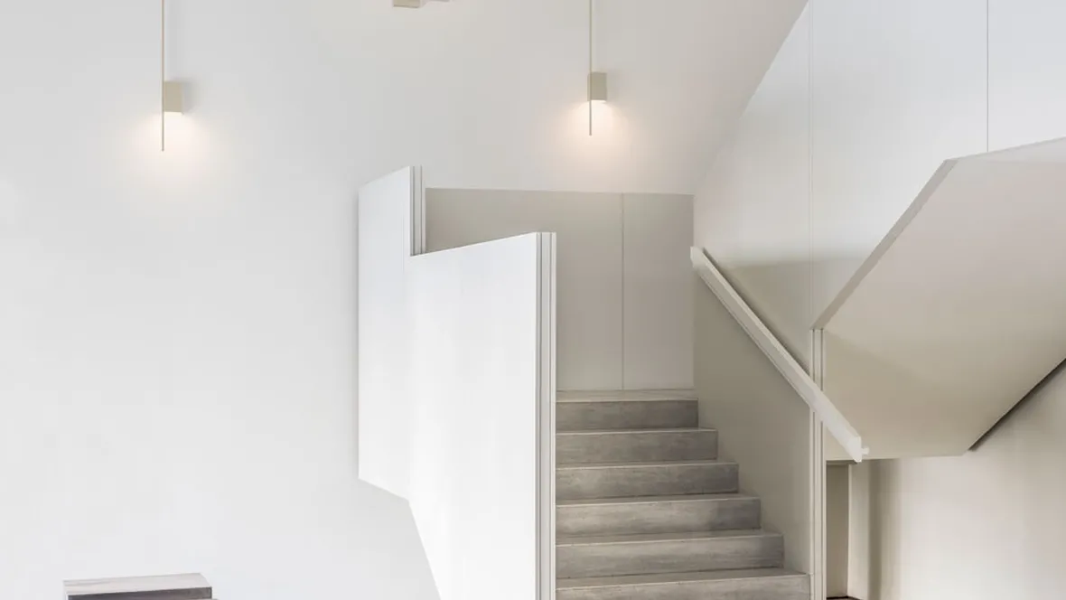 Lampada da parete Structural di Vibia