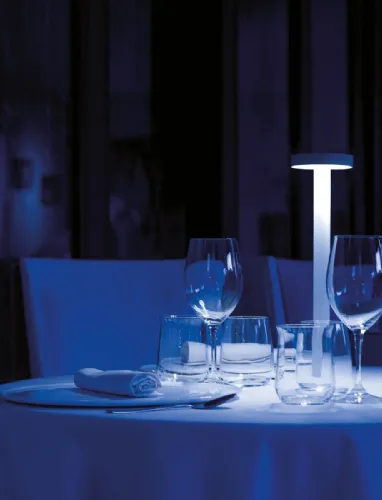 Lampada da tavolo TeTaTeT in metallo e metacrilato di Davide Groppi