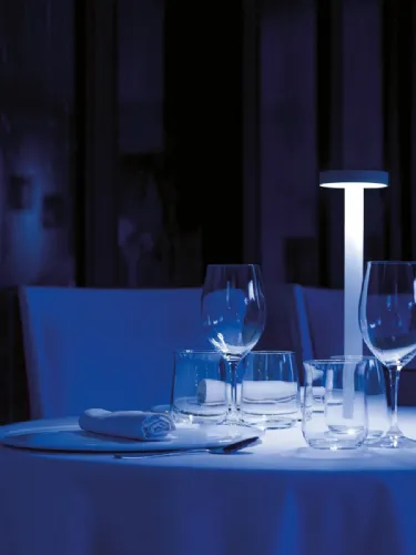 Lampada da tavolo TeTaTeT in metallo e metacrilato di Davide Groppi