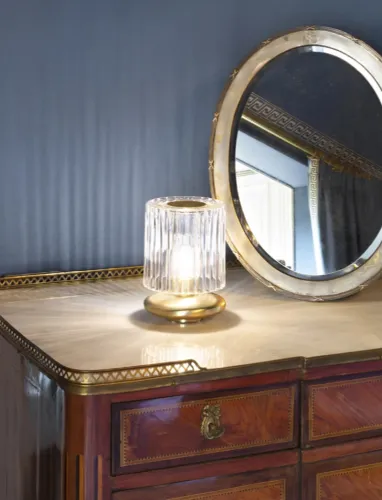 Lampada da tavolo in vetro e metallo Tread di Vistosi