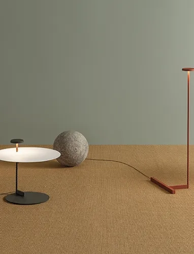 Lampada da terra Flat di Vibia
