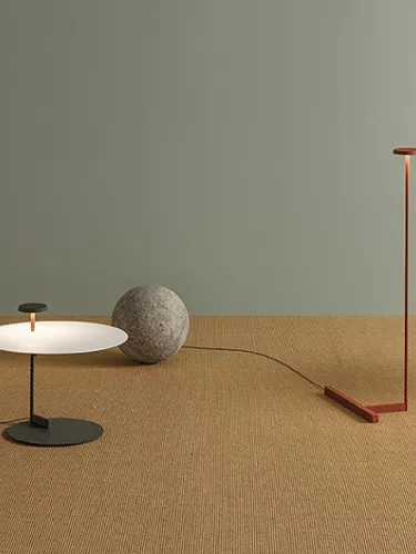 Lampada da terra Flat di Vibia