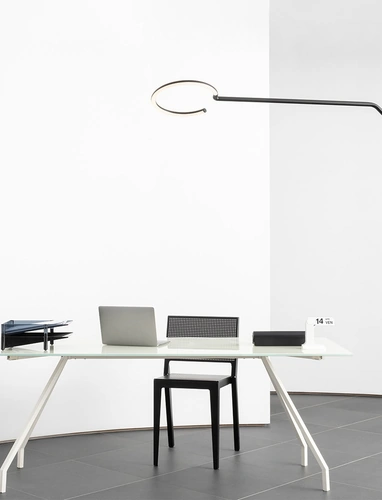 Lampada da terra Vine Light di Artemide