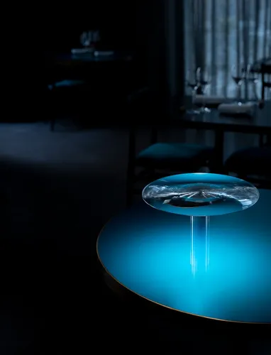 Lampada da tavolo in metallo e metacrilato Vis à Vis di Davide Groppi