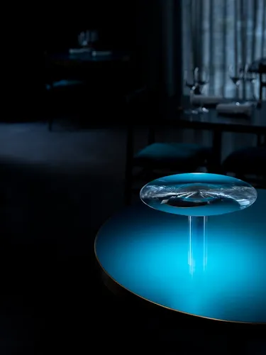 Lampada da tavolo in metallo e metacrilato Vis à Vis di Davide Groppi