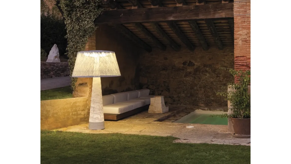 Lampada da esterno Wind in fibra di vetro di Vibia