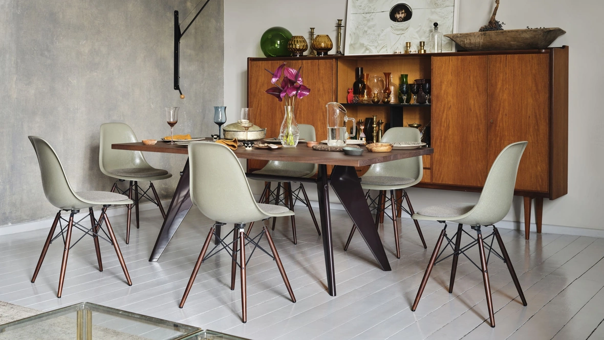 Sedia Eames Fiberglass Side Chair DSW di Vitra