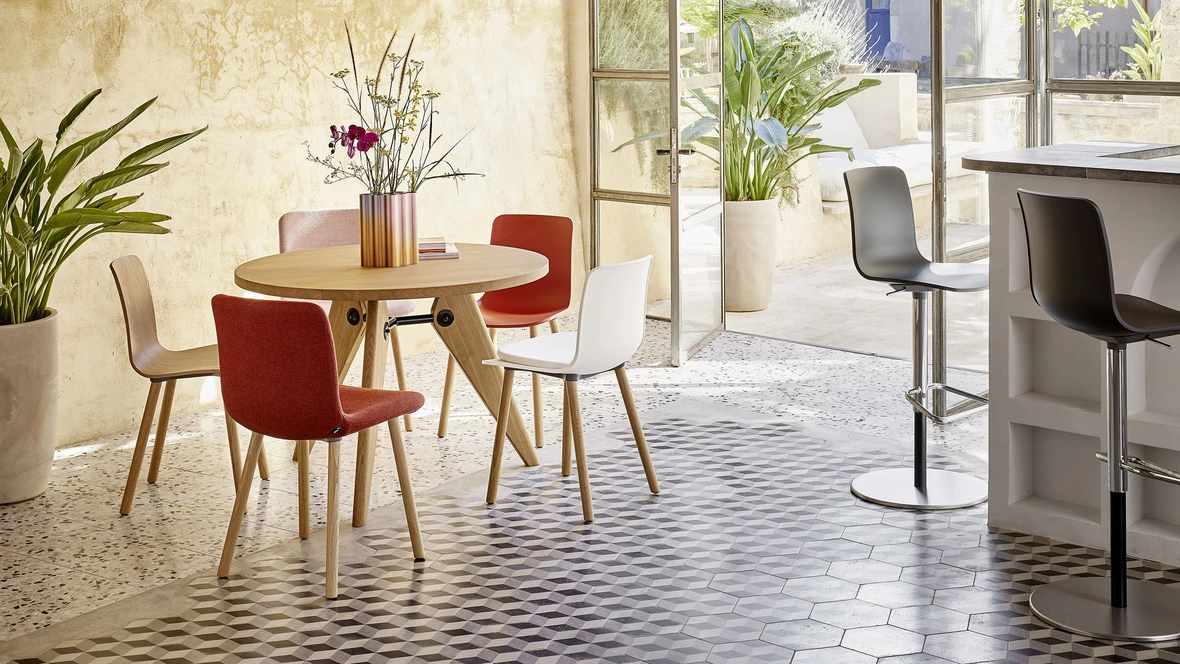 Sedia Hal Soft Wood di Vitra