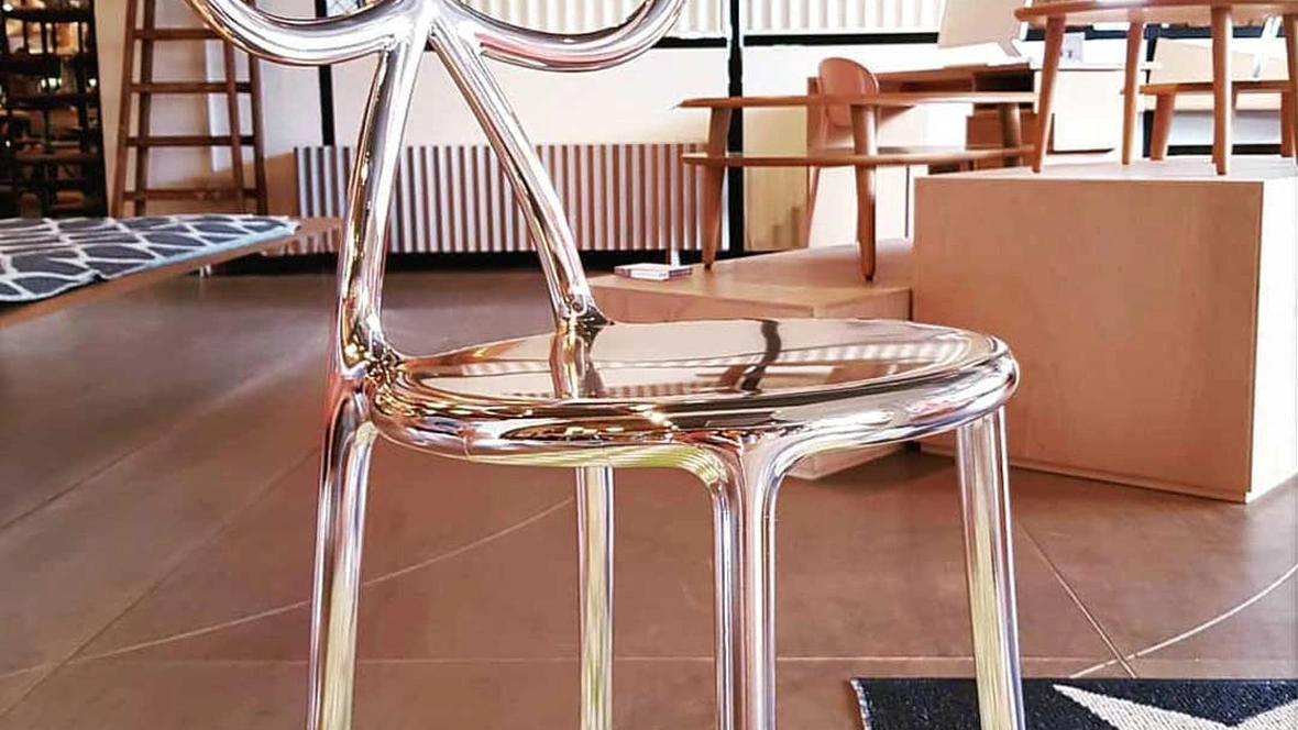 Sedia Ribbon Metal Finish di Qeeboo