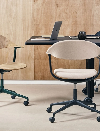 Seduta Operativa Mynt realizzata in tessuto, legno o plastica di Vitra